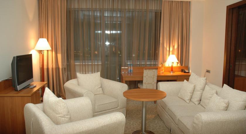 Hotel Duman Астана Экстерьер фото